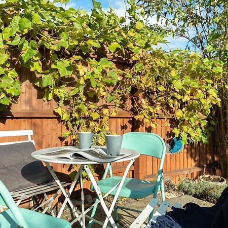 The Magdalene Cottage - Modern & Comfortable 4Bdr Family Home CBG エクステリア 写真