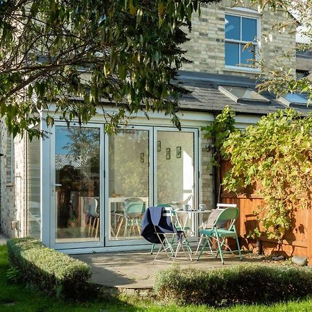 The Magdalene Cottage - Modern & Comfortable 4Bdr Family Home CBG エクステリア 写真
