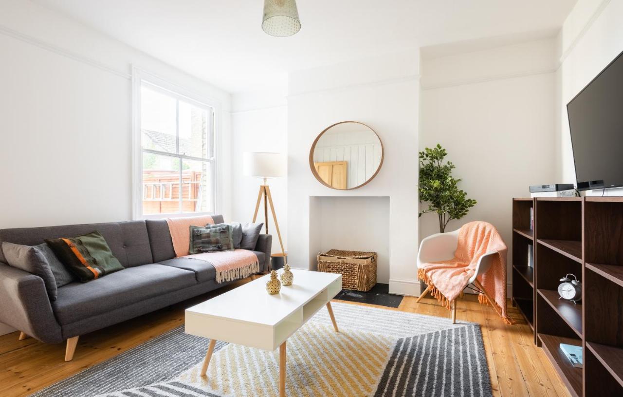The Magdalene Cottage - Modern & Comfortable 4Bdr Family Home CBG エクステリア 写真