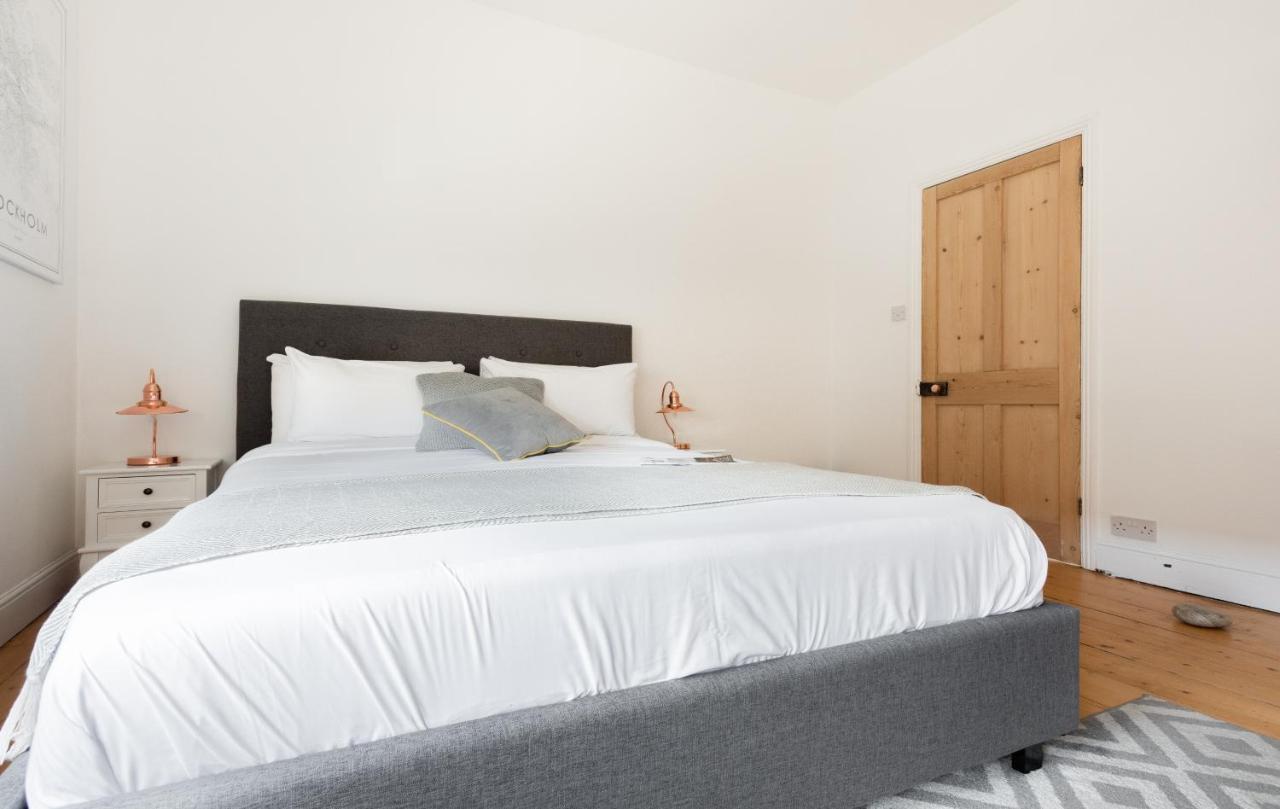 The Magdalene Cottage - Modern & Comfortable 4Bdr Family Home CBG エクステリア 写真